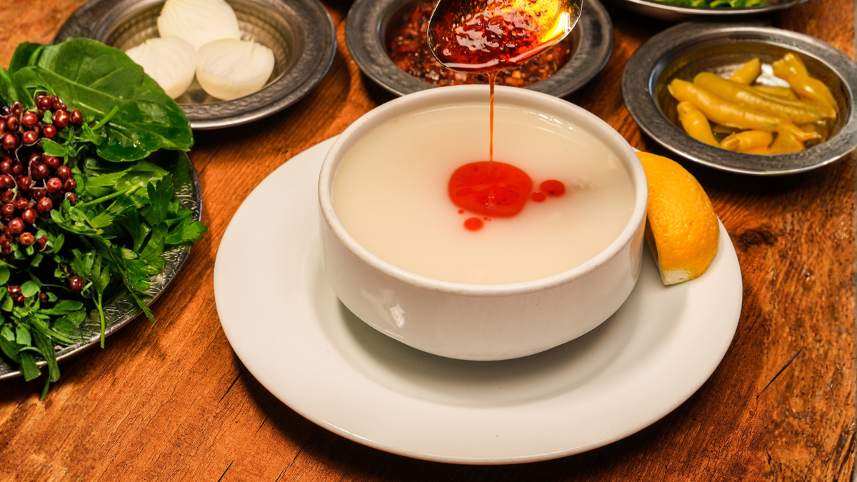 Gece Çorbası Neden İçilir? İşkembe Çorbasının Faydaları ve Ankara Önerileri